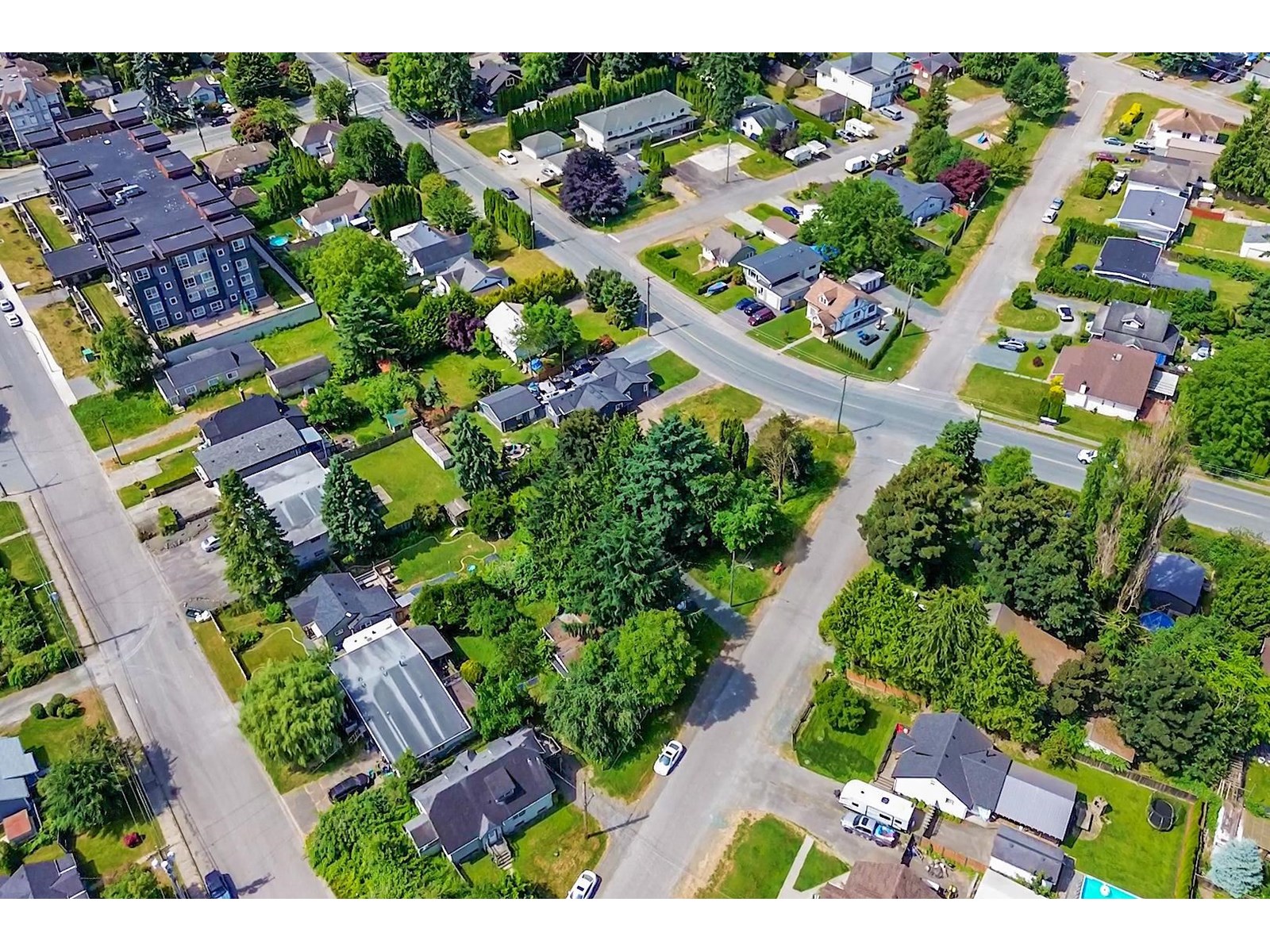 Photo 5 of 45728 Henderson Avenue Chilliwack Proper West, Chilliwack BC