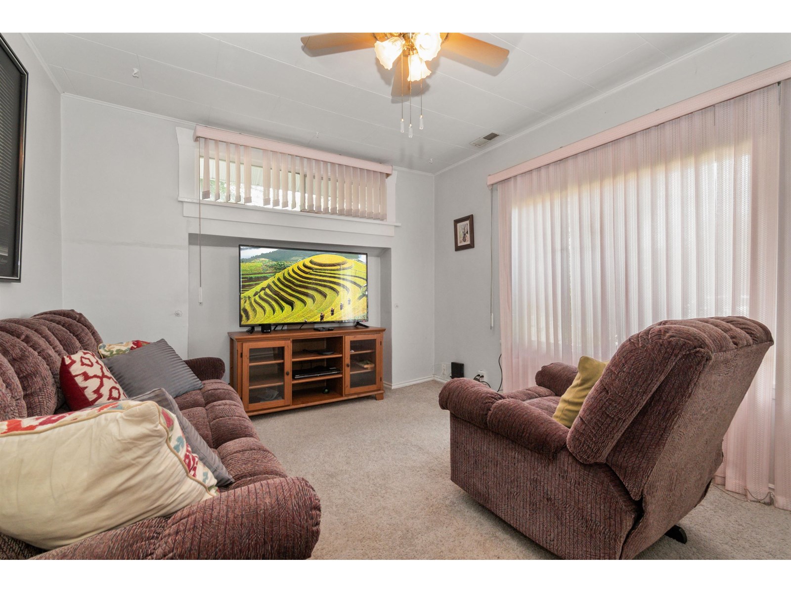 Photo 10 of 45728 Henderson Avenue Chilliwack Proper West, Chilliwack BC