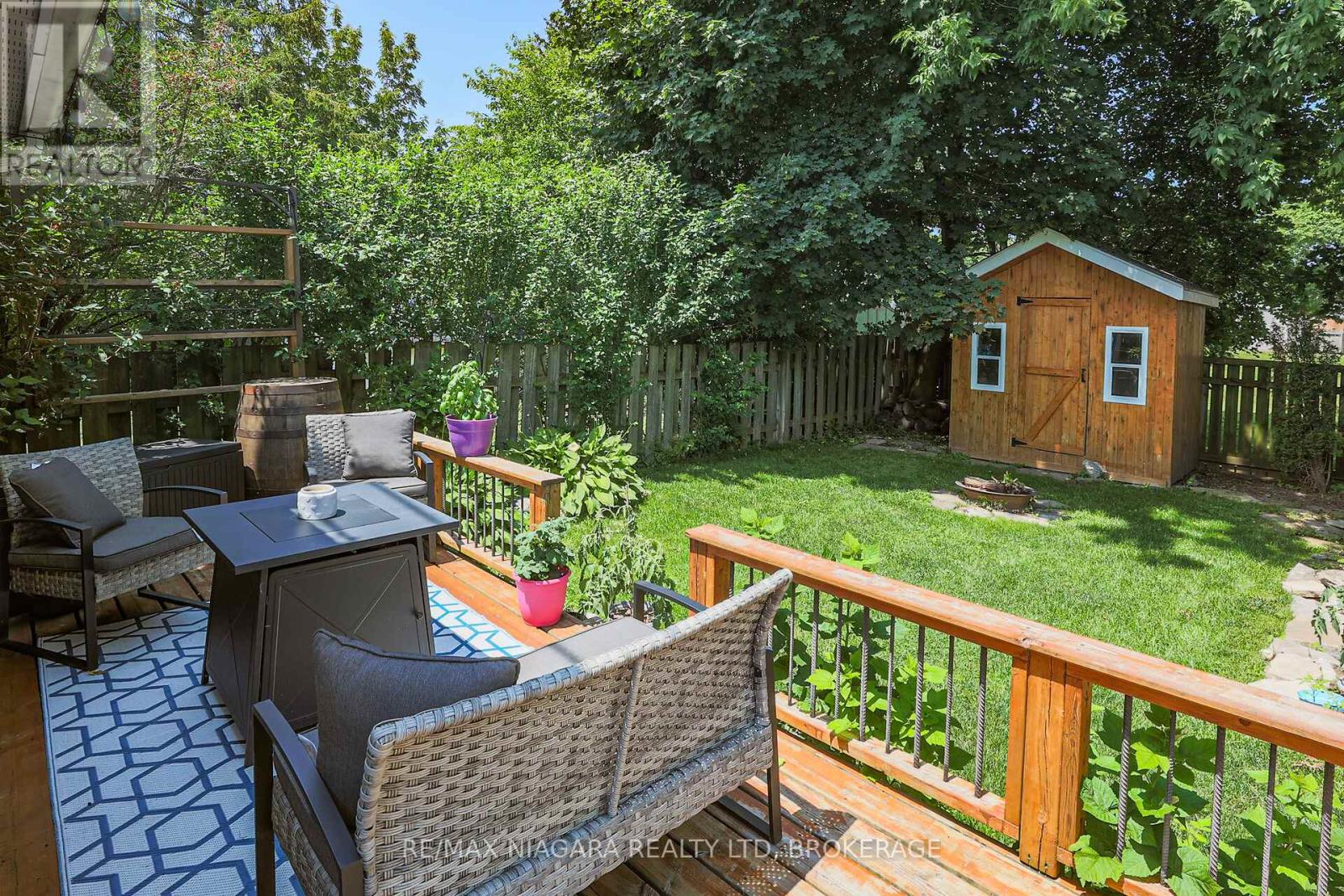 Photo 4 of 6253 Churchill Street, Niagara Falls ON
