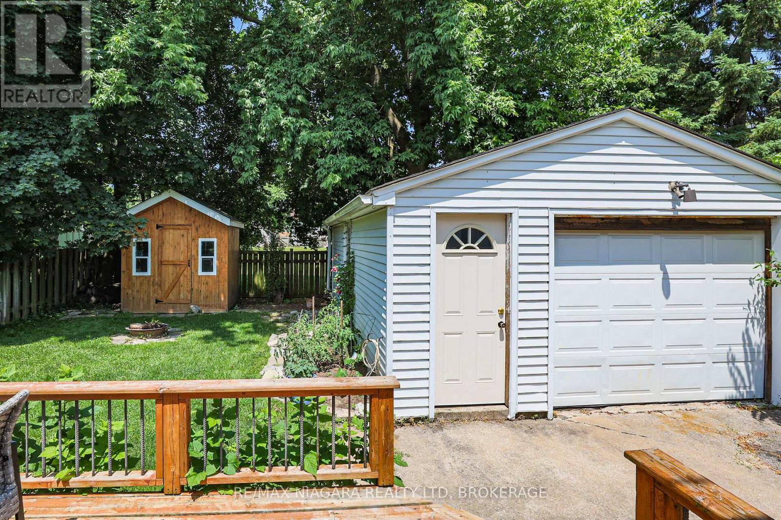 Photo 10 of 6253 Churchill Street, Niagara Falls ON