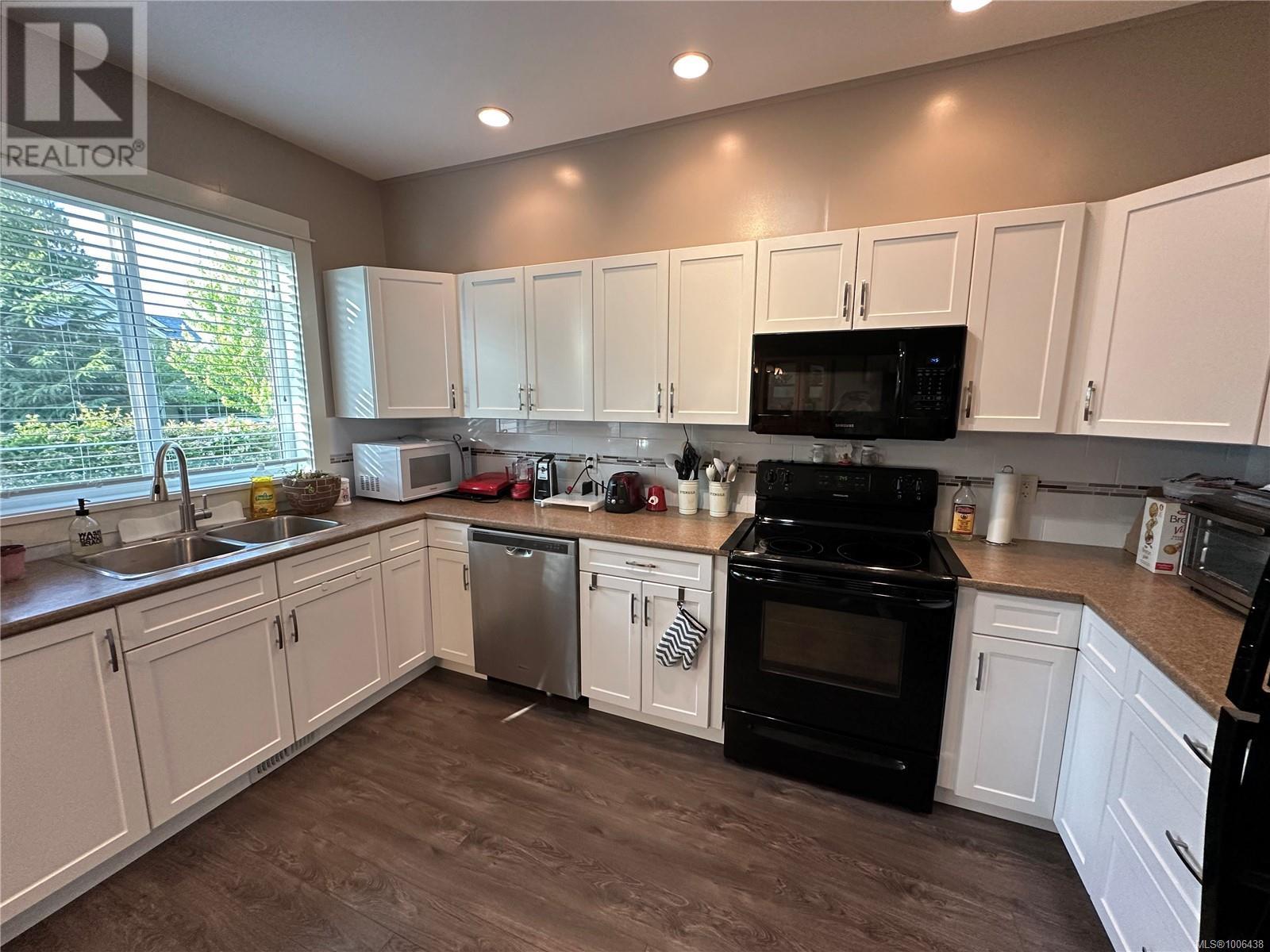 Photo 7 of 4 6177 Nitinat Way, Nanaimo BC
