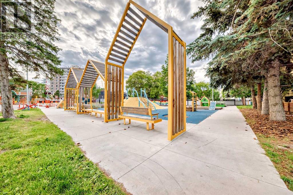 Single Family House for Sale in    Avenue NW Sunnyside Calgary 