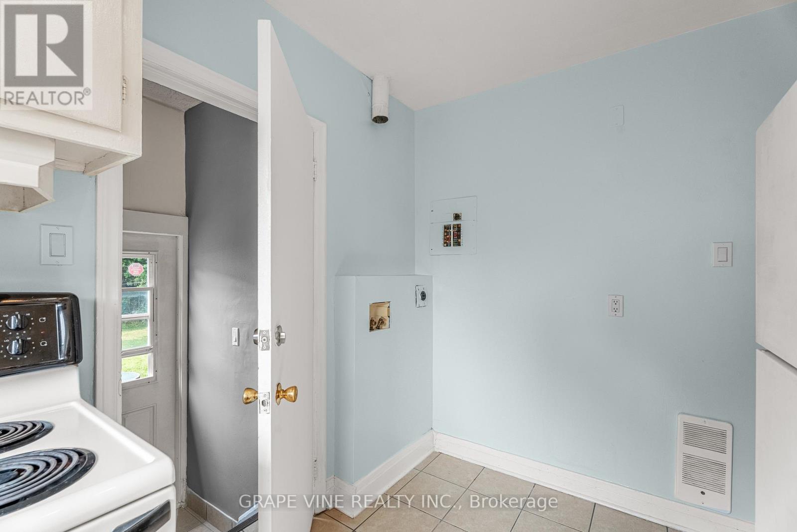 Photo 22 of 1210 Erie Avenue, Ottawa ON