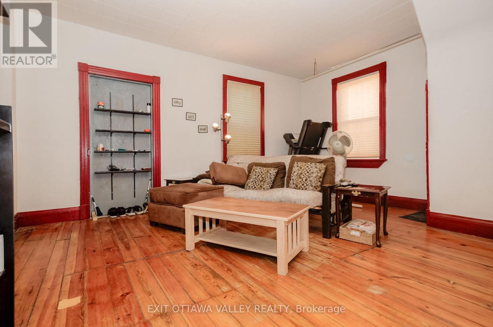 Photo 11 of 468 Moffat Street, Pembroke ON