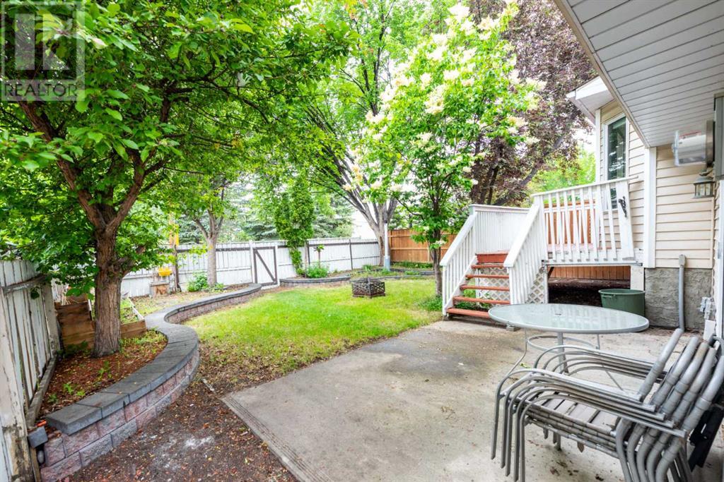 Single Family House 4 Level for Sale in  Riverglen Place SE Riverbend Calgary 
