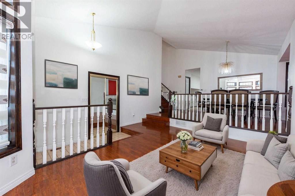 Single Family House 4 Level for Sale in  Riverglen Place SE Riverbend Calgary 