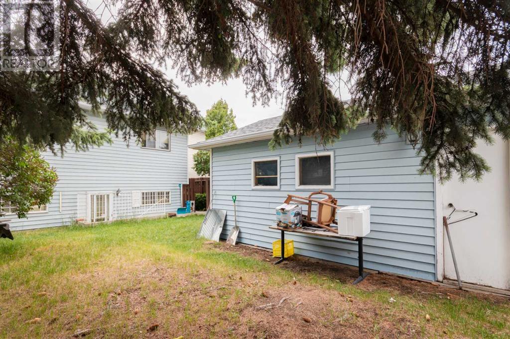 Single Family House Bi-level for Sale in  Whitworth Way NE Whitehorn Calgary 