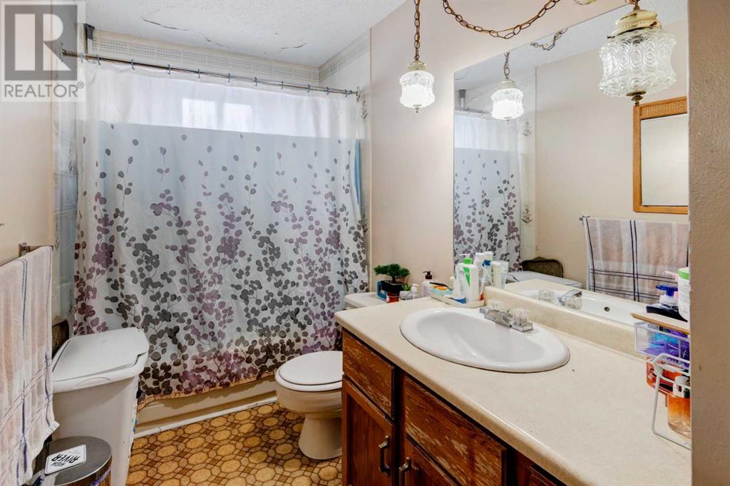 Single Family House Bi-level for Sale in  Whitworth Way NE Whitehorn Calgary 