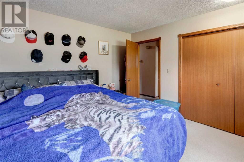 Single Family House Bi-level for Sale in  Whitworth Way NE Whitehorn Calgary 