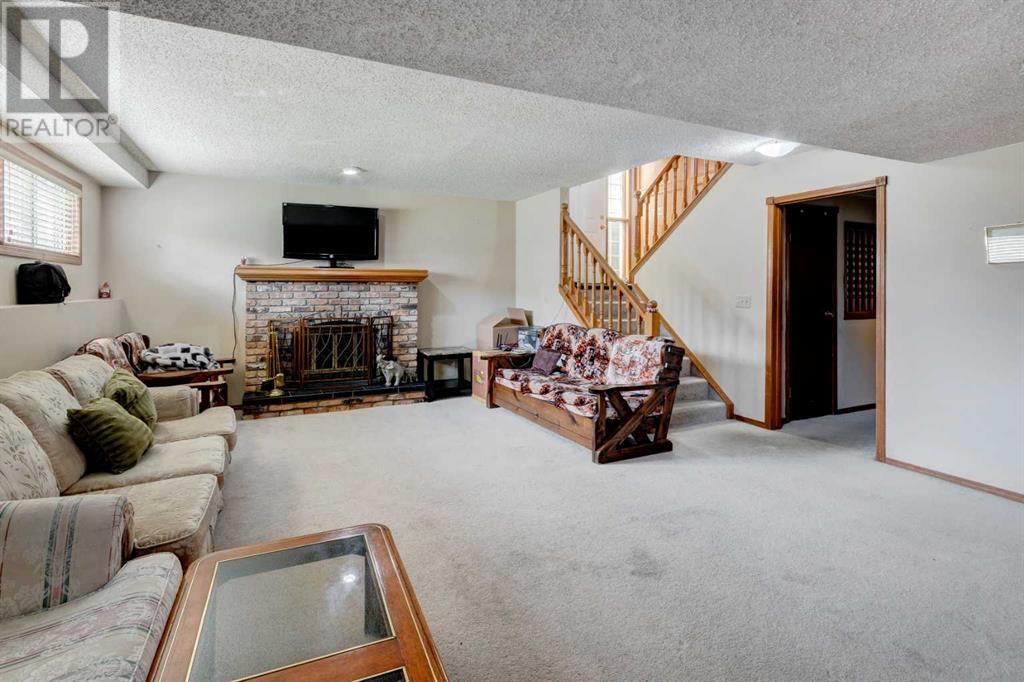 Single Family House Bi-level for Sale in  Whitworth Way NE Whitehorn Calgary 