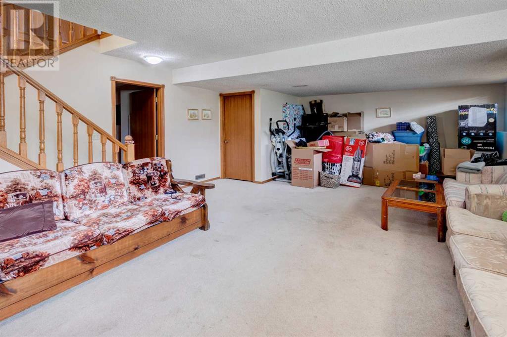 Single Family House Bi-level for Sale in  Whitworth Way NE Whitehorn Calgary 