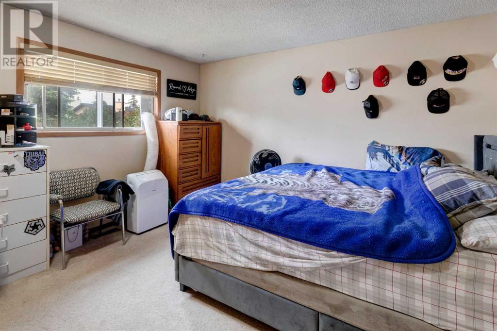 Single Family House Bi-level for Sale in  Whitworth Way NE Whitehorn Calgary 