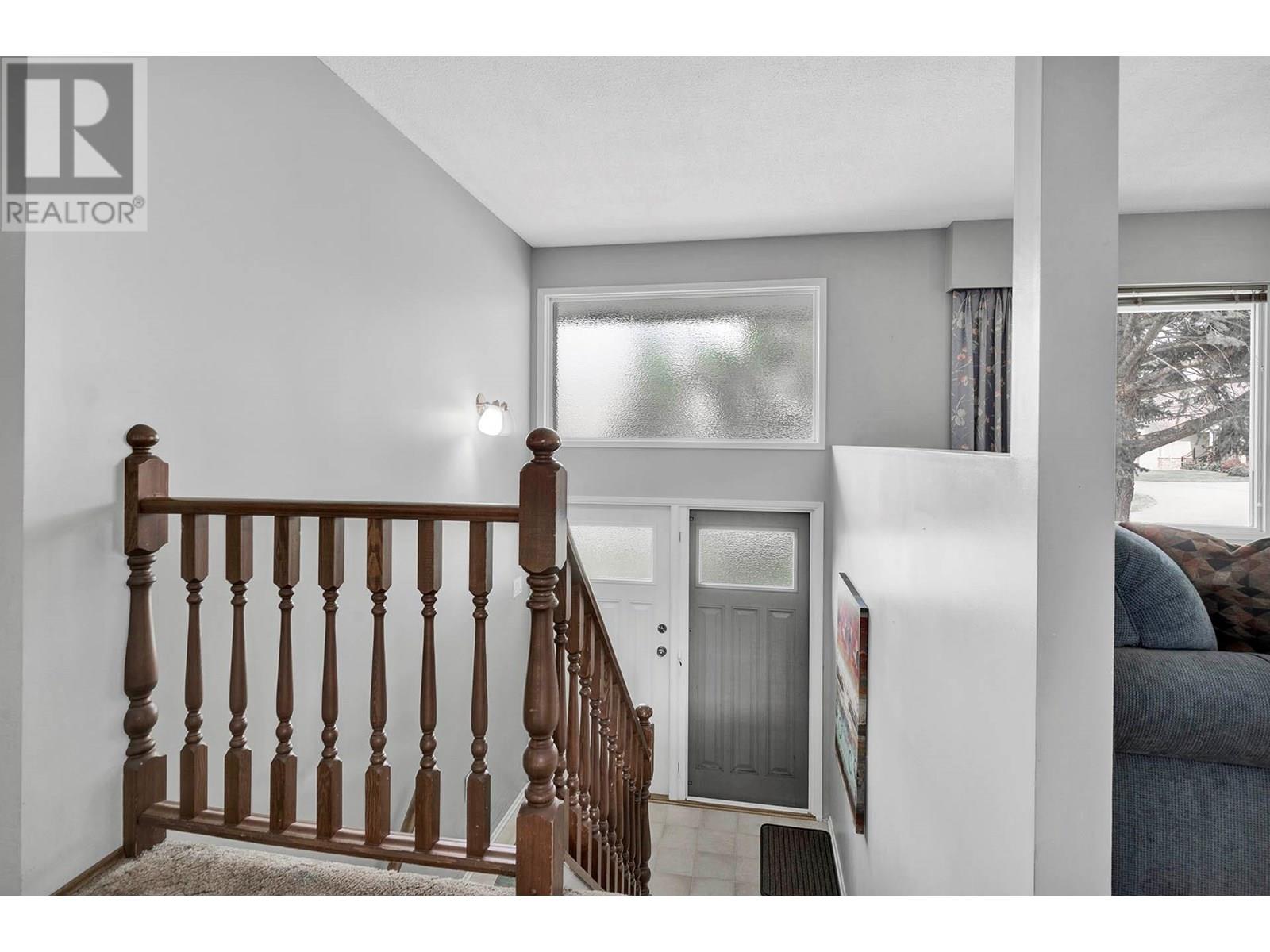 Photo 2 of 2311 Glenview Avenue, Kamloops BC