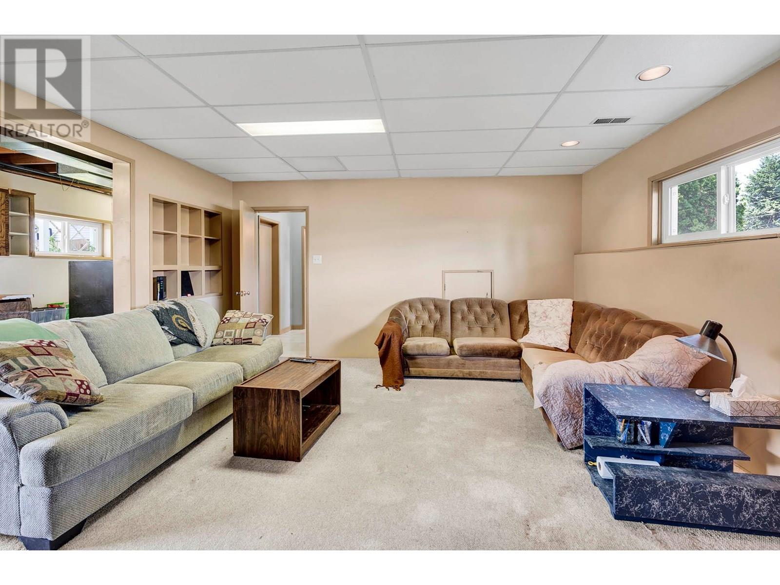 Photo 5 of 2311 Glenview Avenue, Kamloops BC