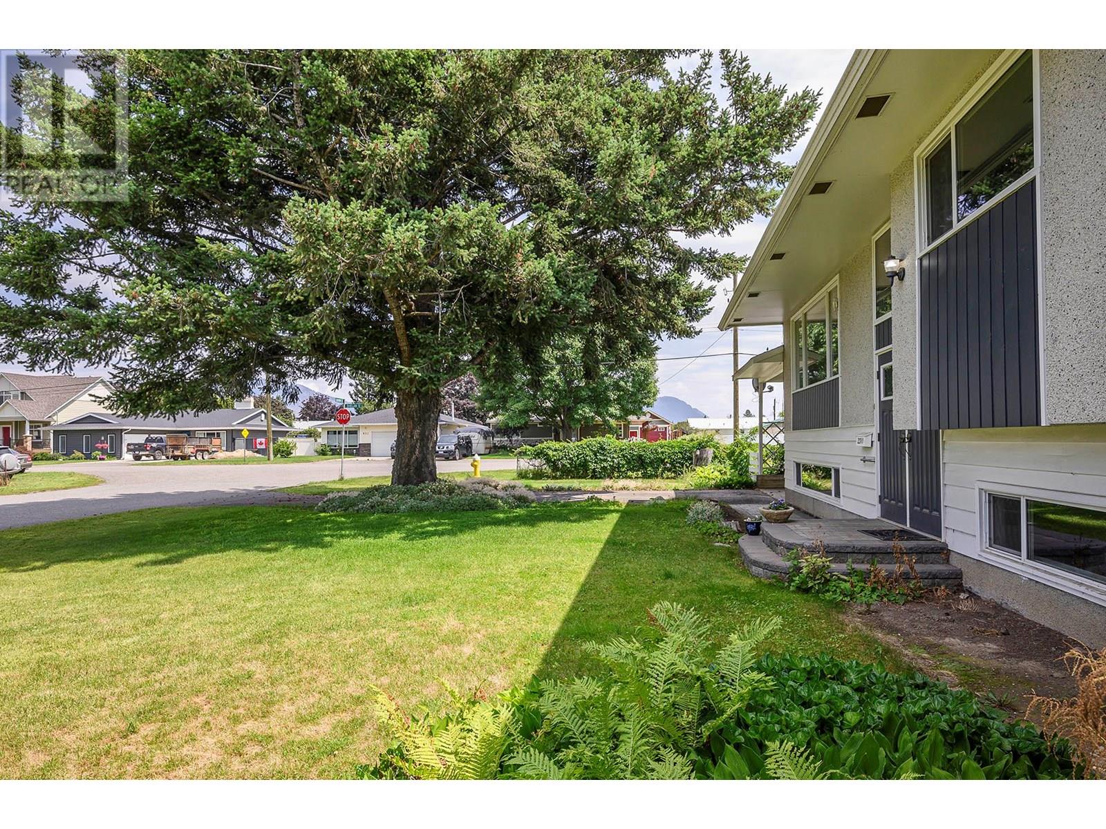 Photo 43 of 2311 Glenview Avenue, Kamloops BC