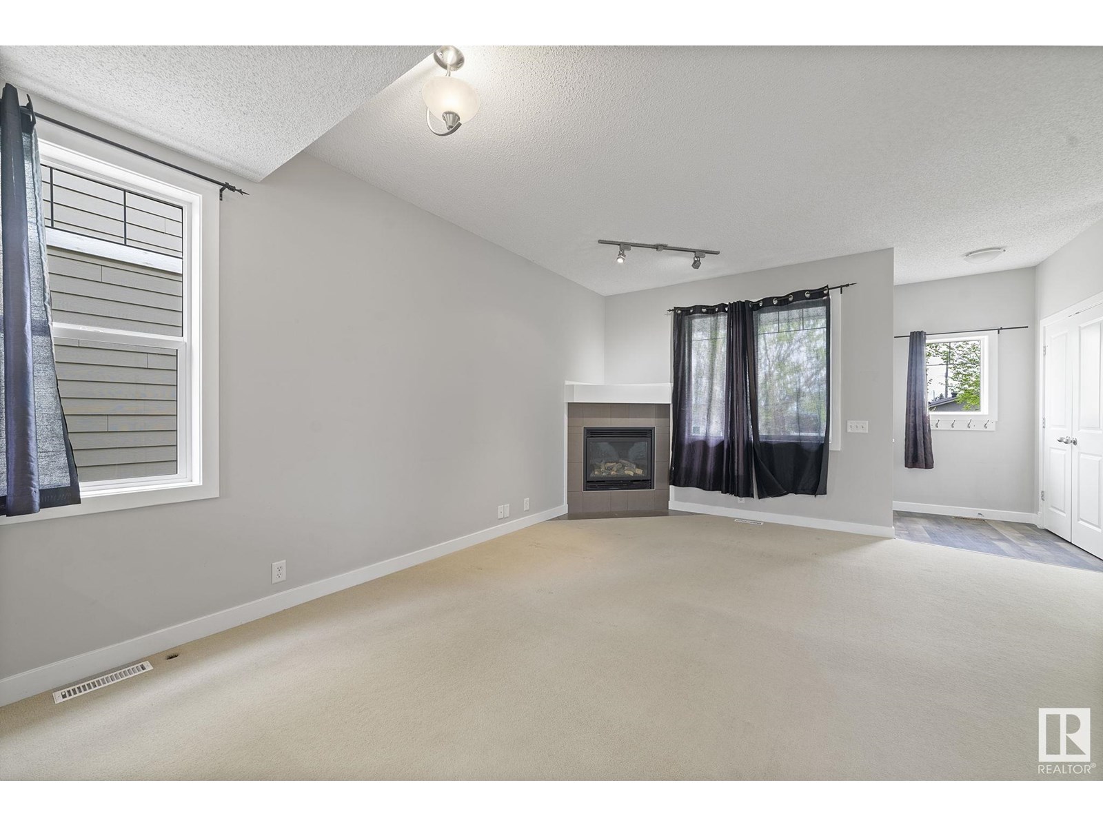 Single Family House for Sale in   NW NW Edmonton 