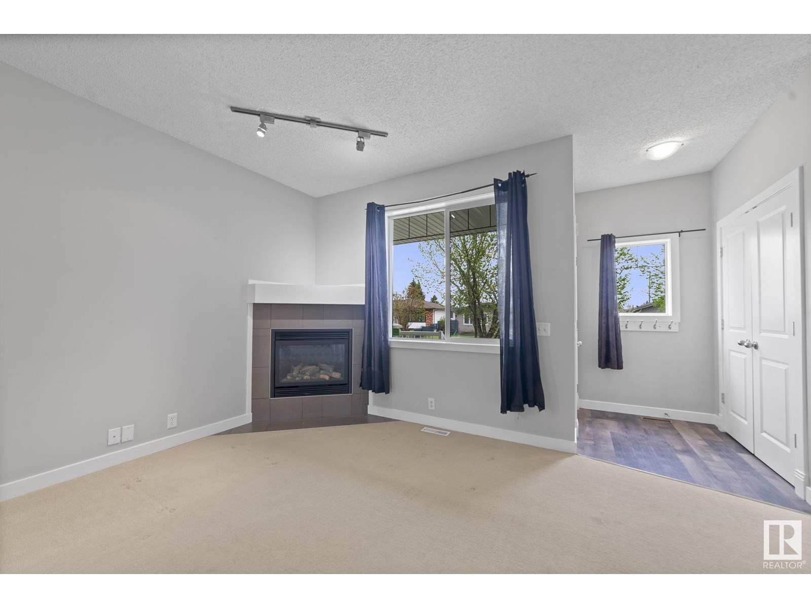 Single Family House for Sale in   NW NW Edmonton 