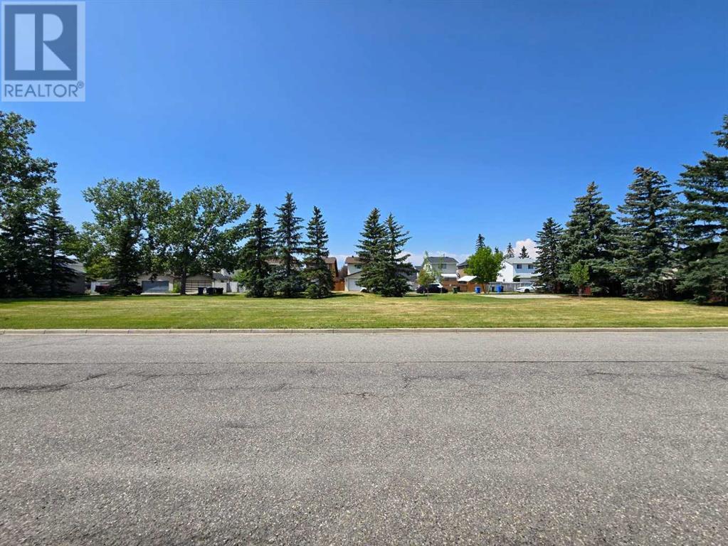Single Family House Bi-level for Sale in  Castleridge Close NE Castleridge Calgary 