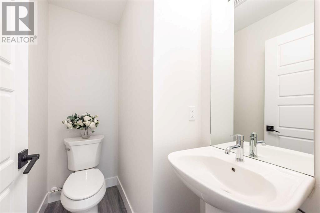 Single Family House for Sale in    Avenue NW West Hillhurst Calgary 