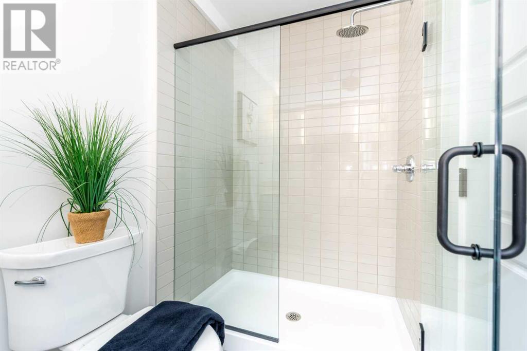 Single Family House for Sale in    Avenue NW West Hillhurst Calgary 