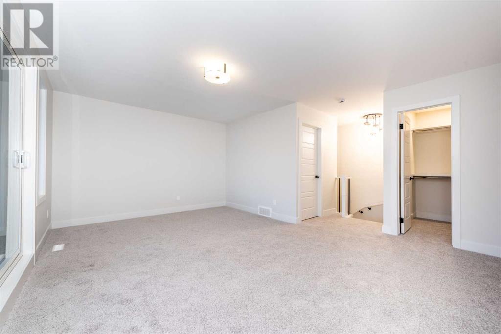 Single Family House for Sale in    Avenue NW West Hillhurst Calgary 
