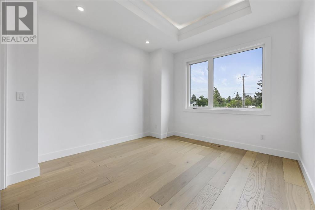 Single Family House for Sale in   Avenue SW North Glenmore Park Calgary 