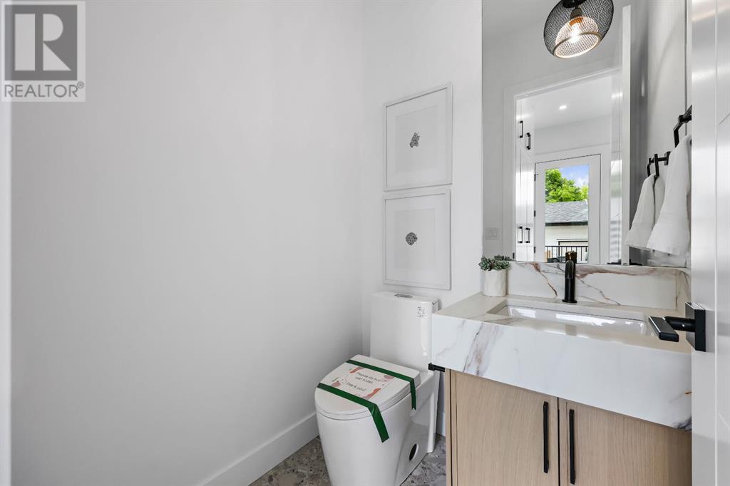 Single Family House for Sale in   Avenue SW North Glenmore Park Calgary 
