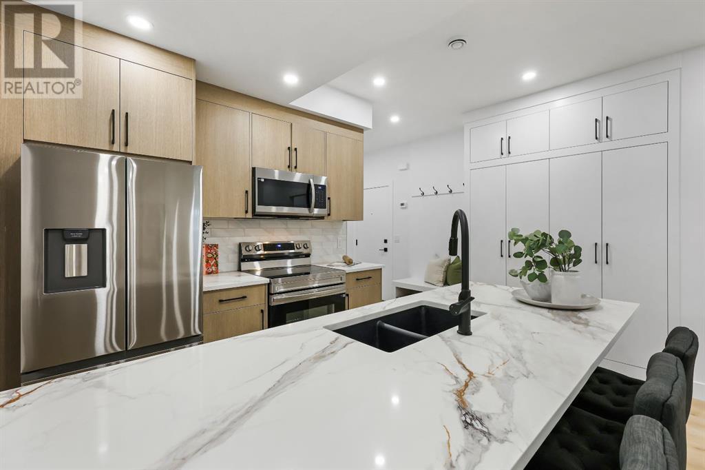 Single Family House for Sale in   Avenue SW North Glenmore Park Calgary 