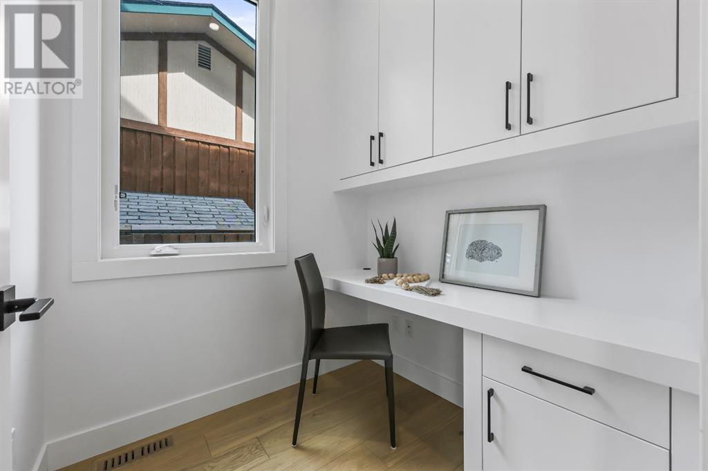 Single Family House for Sale in   Avenue SW North Glenmore Park Calgary 