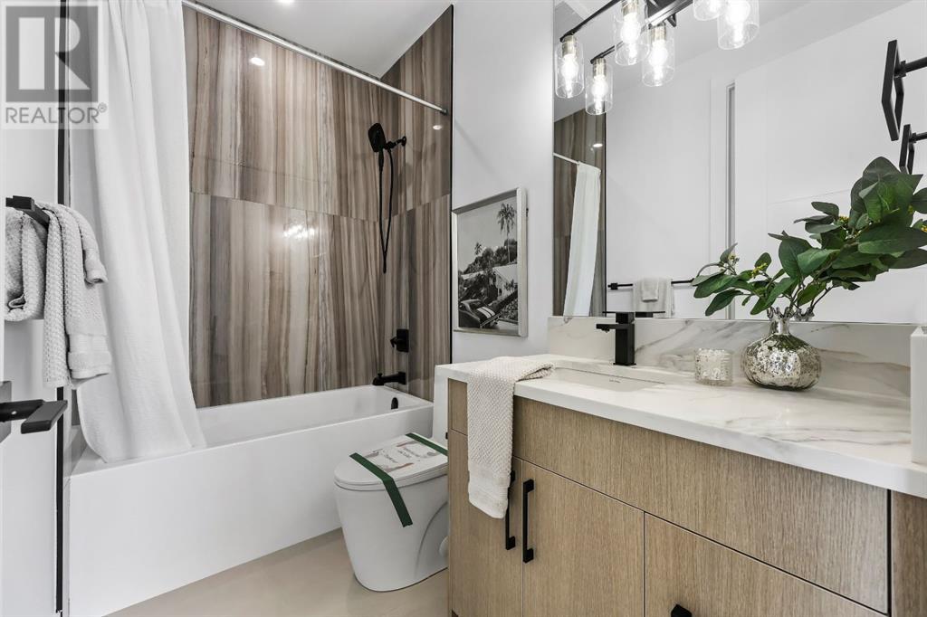 Single Family House for Sale in   Avenue SW North Glenmore Park Calgary 