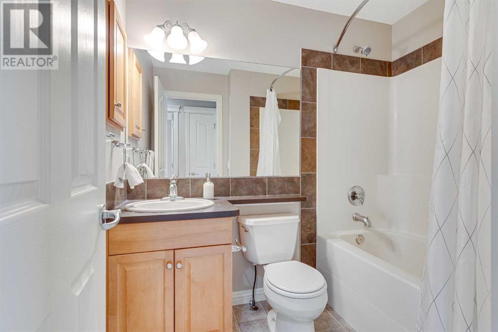 Single Family House for Sale in  Covehaven Terrace NE Coventry Hills Calgary 
