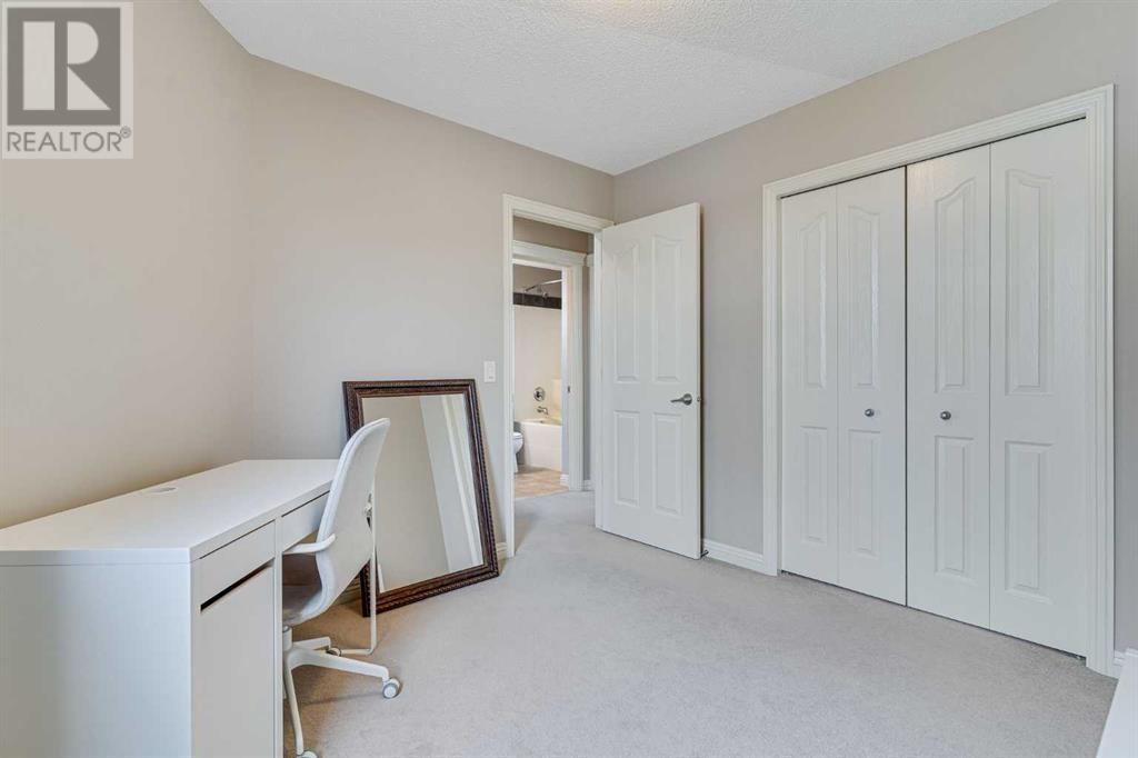 Single Family House for Sale in  Covehaven Terrace NE Coventry Hills Calgary 