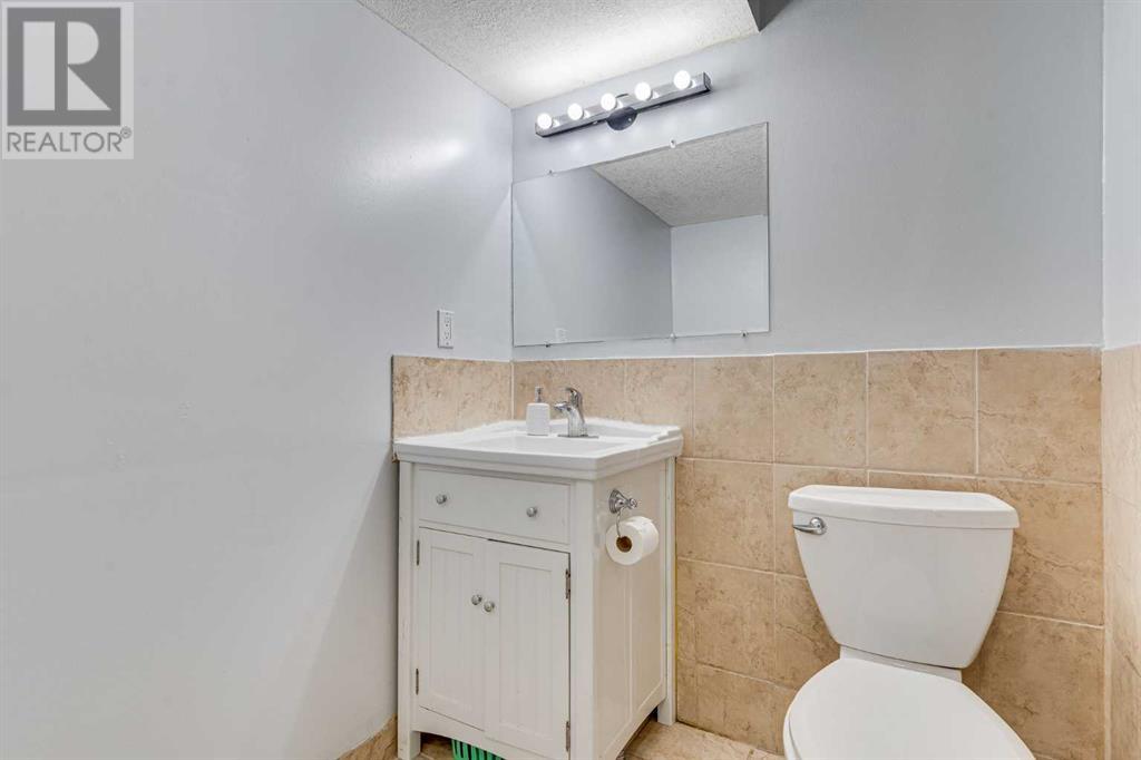 Single Family House for Sale in  Covehaven Terrace NE Coventry Hills Calgary 
