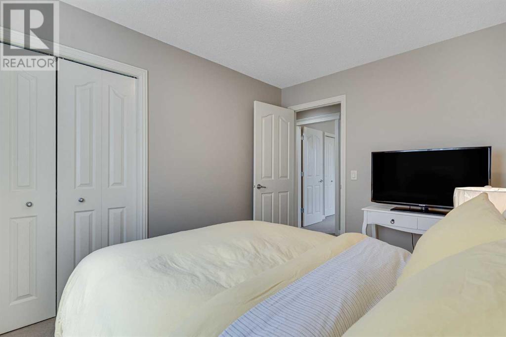 Single Family House for Sale in  Covehaven Terrace NE Coventry Hills Calgary 