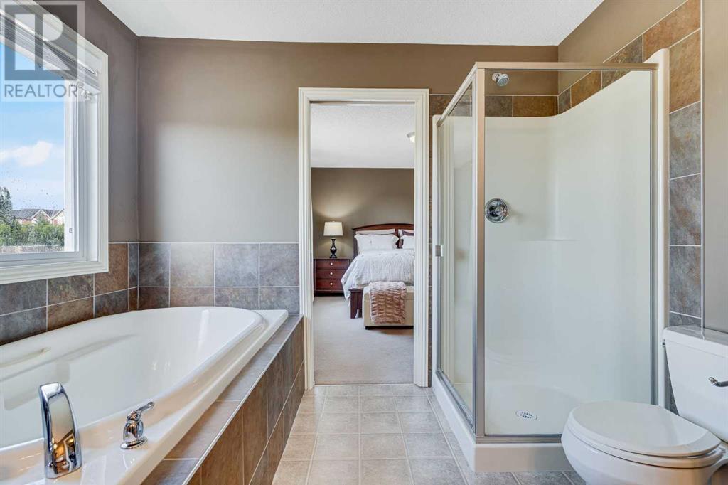 Single Family House for Sale in  Covehaven Terrace NE Coventry Hills Calgary 