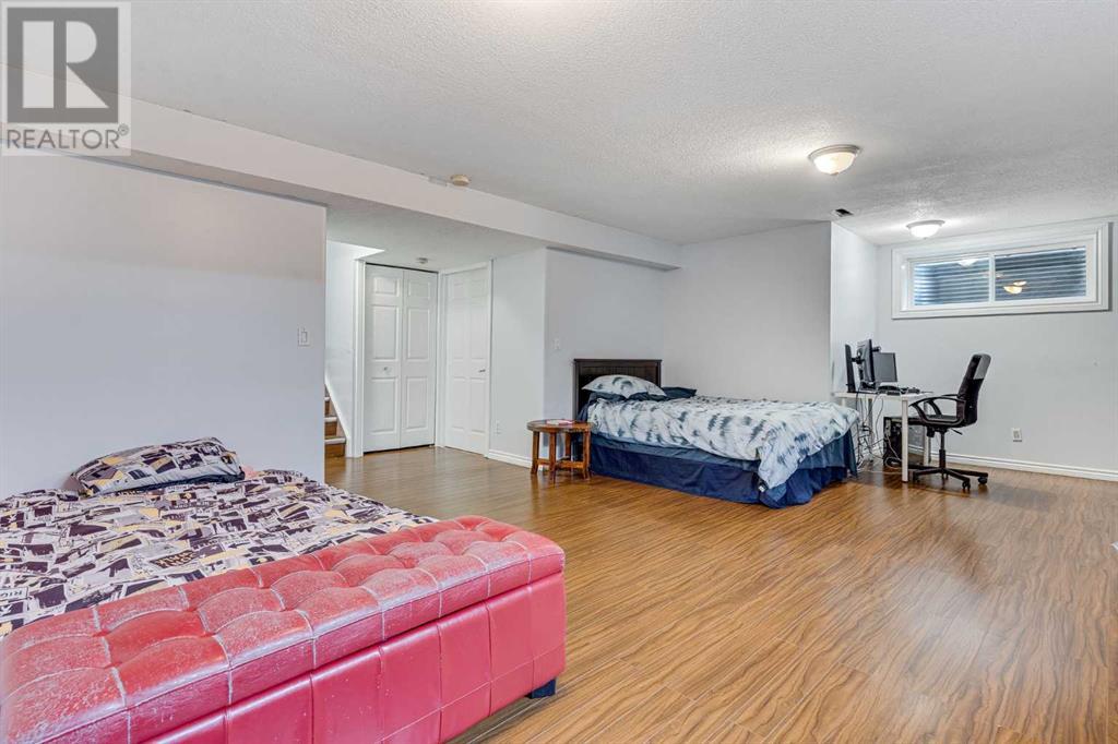 Single Family House for Sale in  Covehaven Terrace NE Coventry Hills Calgary 