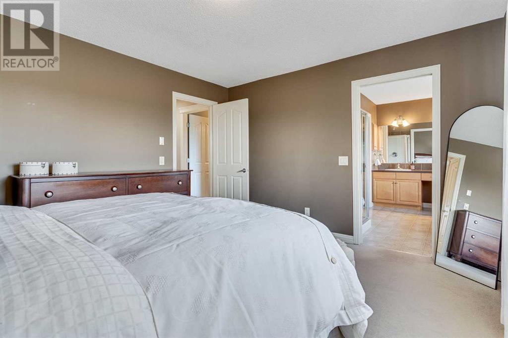 Single Family House for Sale in  Covehaven Terrace NE Coventry Hills Calgary 
