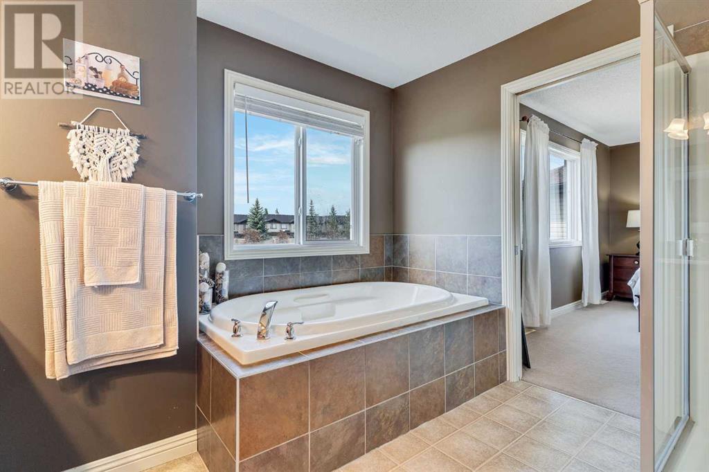 Single Family House for Sale in  Covehaven Terrace NE Coventry Hills Calgary 