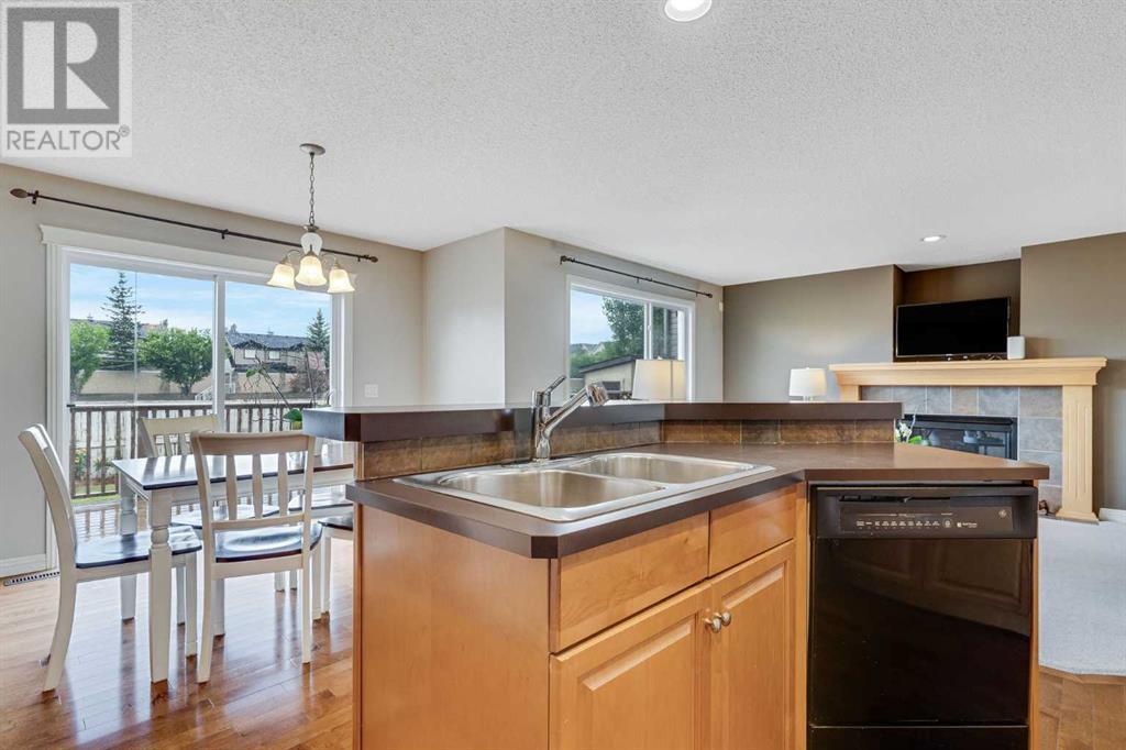 Single Family House for Sale in  Covehaven Terrace NE Coventry Hills Calgary 