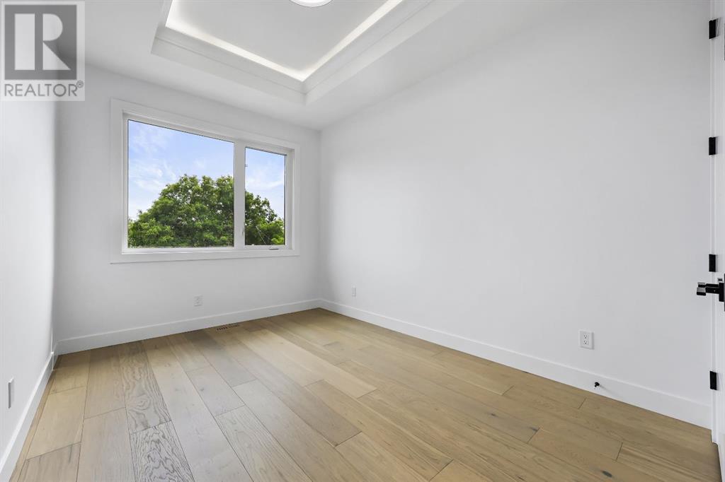 Single Family House for Sale in   Avenue SW North Glenmore Park Calgary 