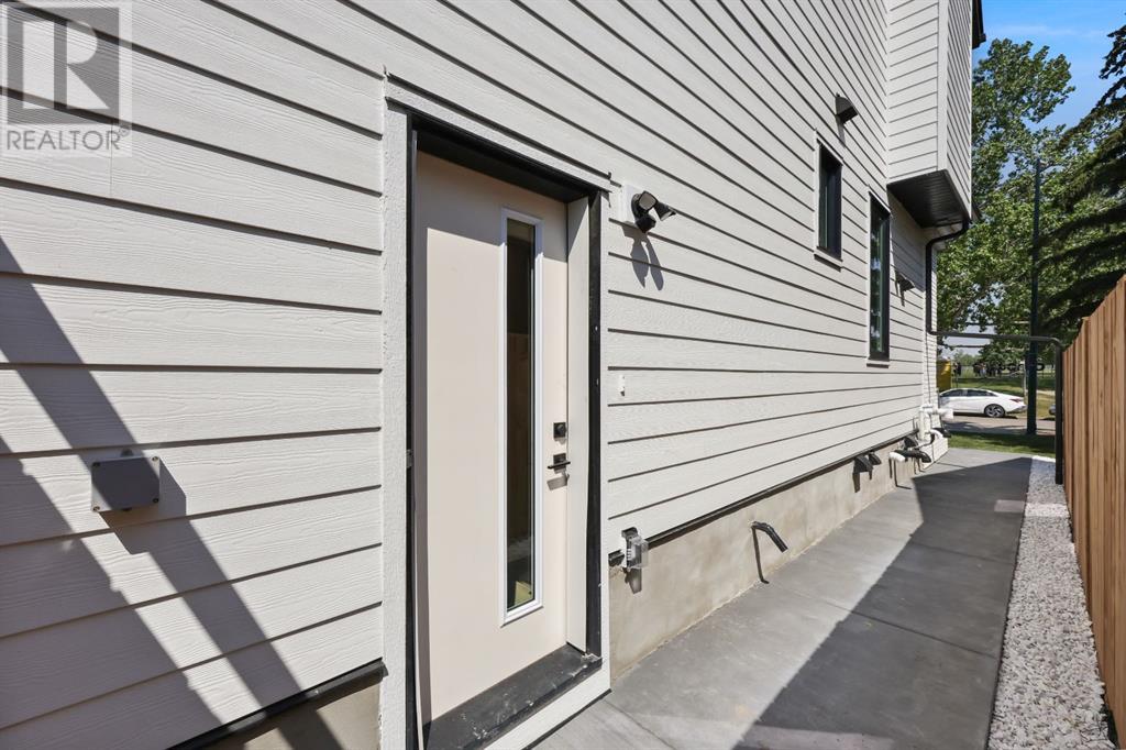 Single Family House for Sale in   Avenue SW North Glenmore Park Calgary 