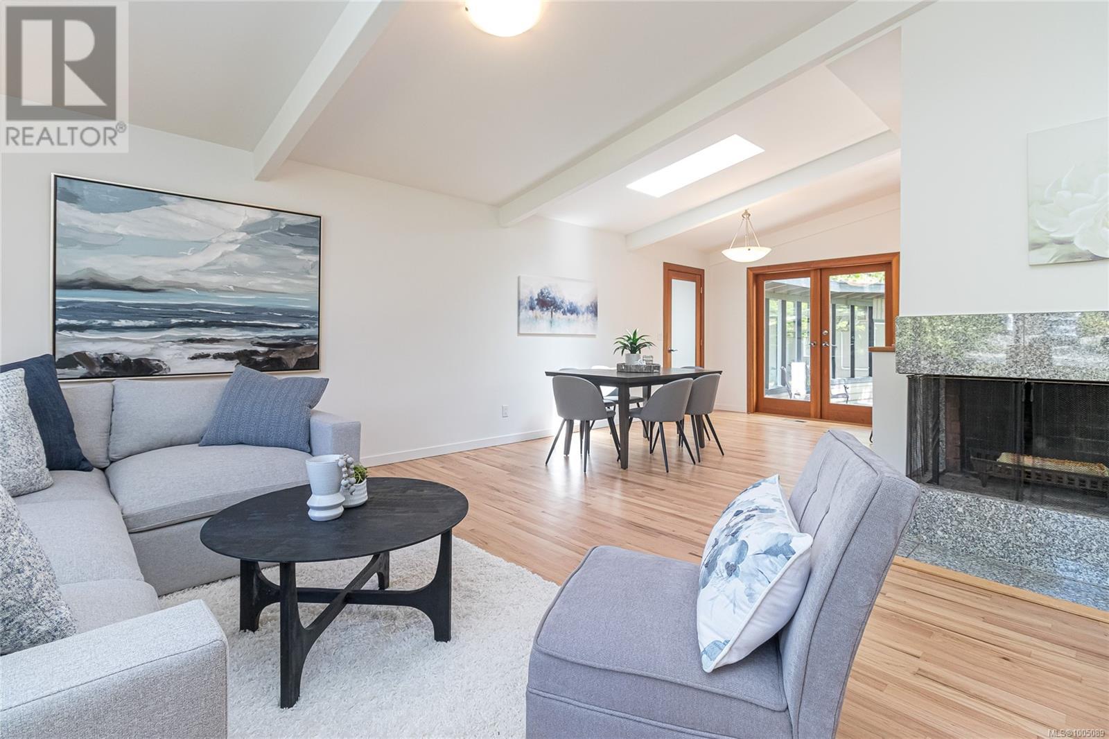 Photo 25 of 3515 Cardiff Pl, Oak Bay BC