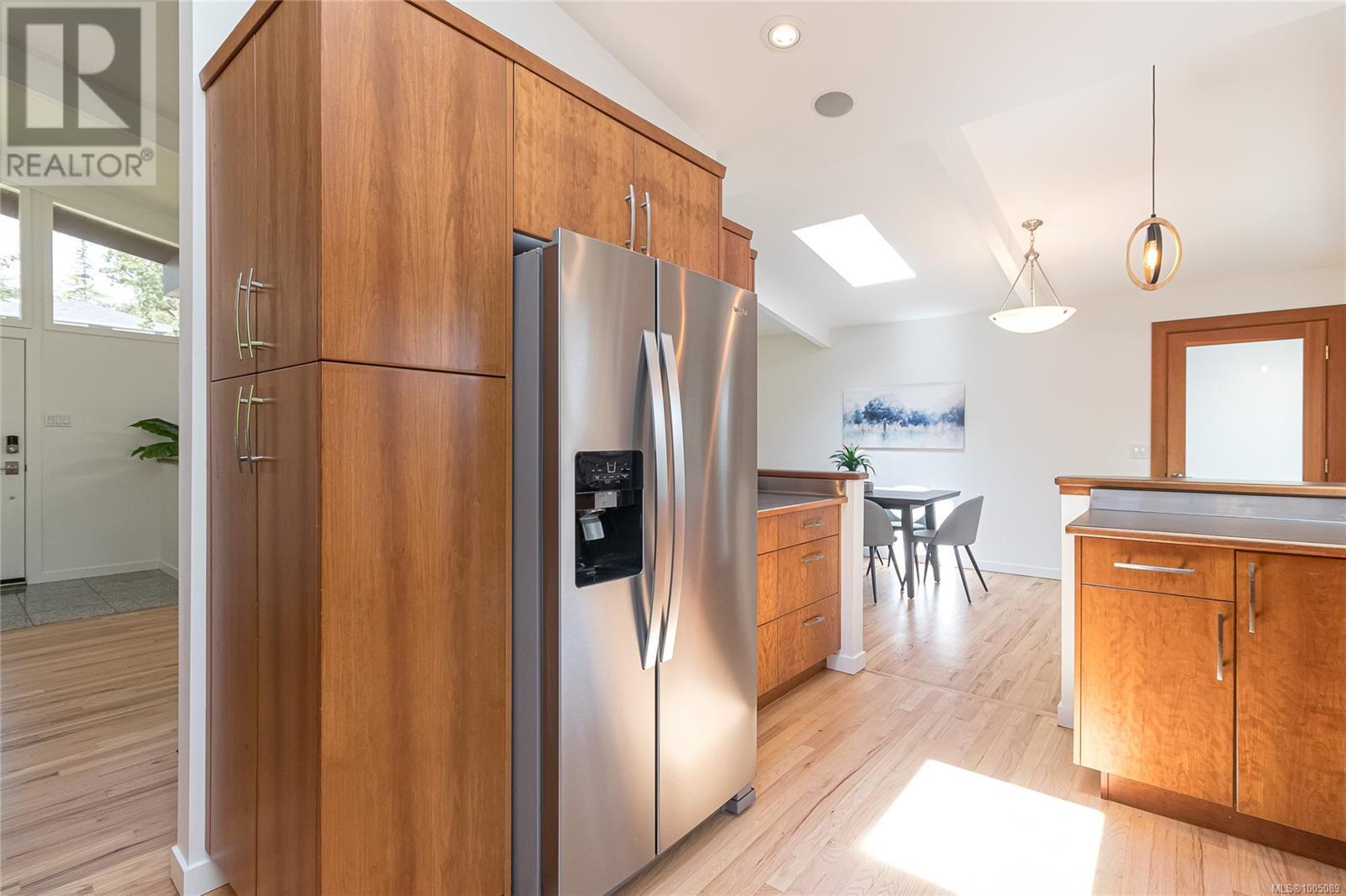 Photo 22 of 3515 Cardiff Pl, Oak Bay BC