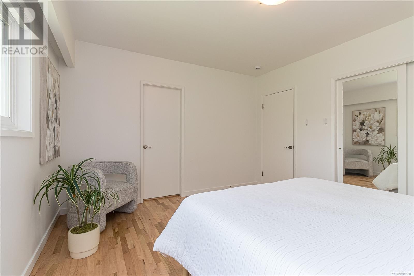 Photo 40 of 3515 Cardiff Pl, Oak Bay BC