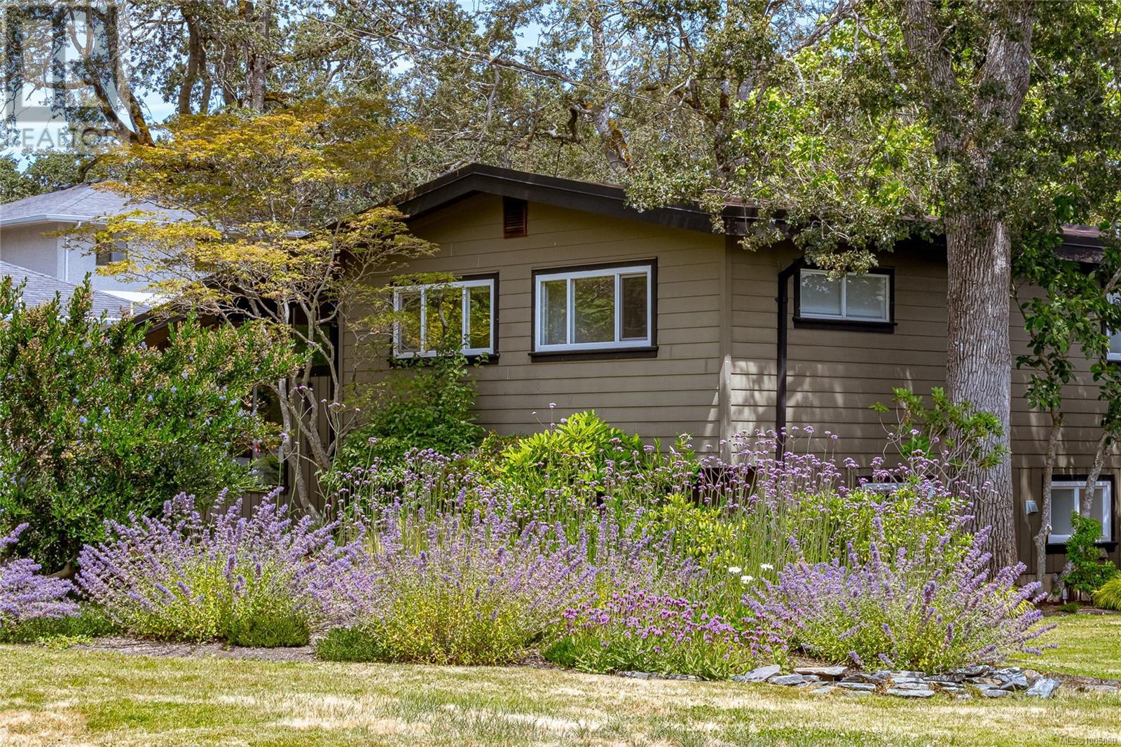 Photo 56 of 3515 Cardiff Pl, Oak Bay BC