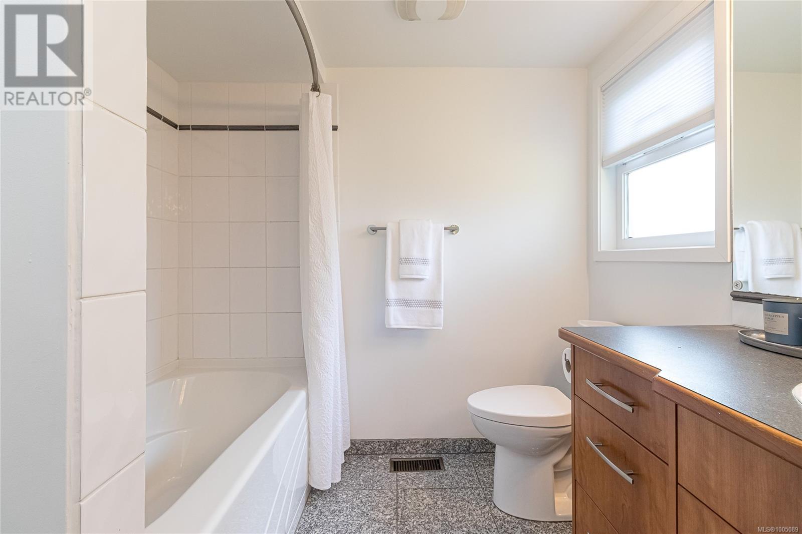 Photo 60 of 3515 Cardiff Pl, Oak Bay BC