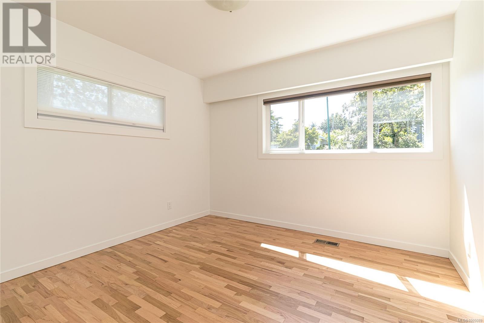 Photo 33 of 3515 Cardiff Pl, Oak Bay BC