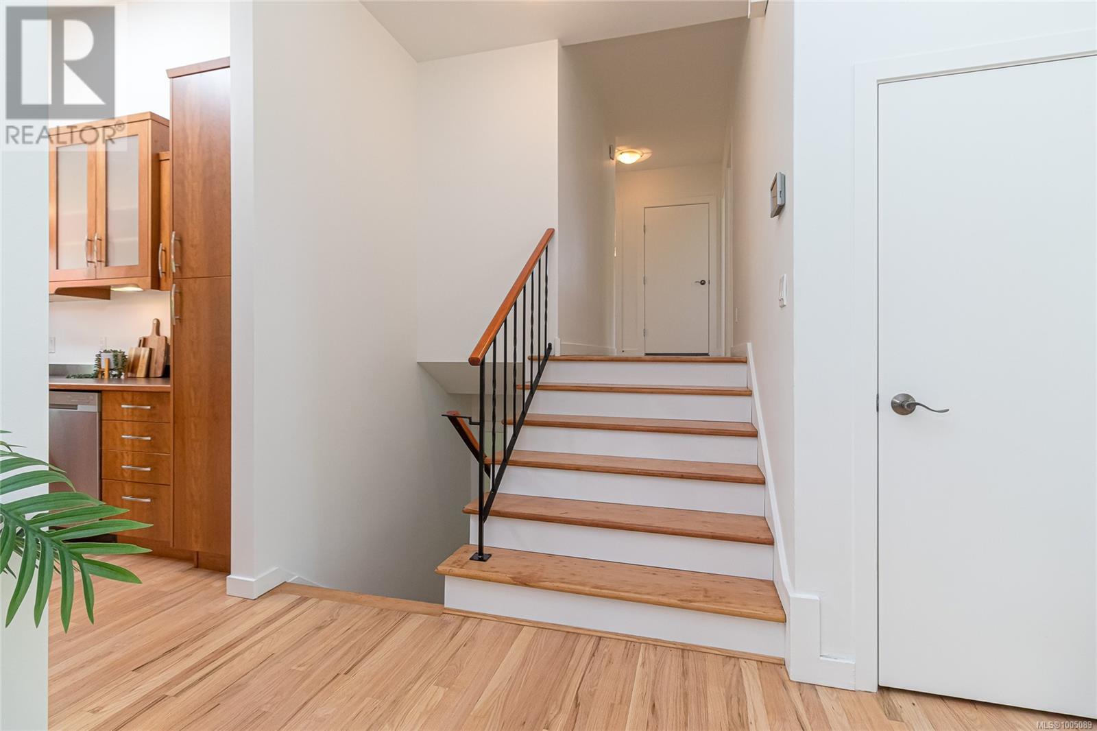 Photo 17 of 3515 Cardiff Pl, Oak Bay BC