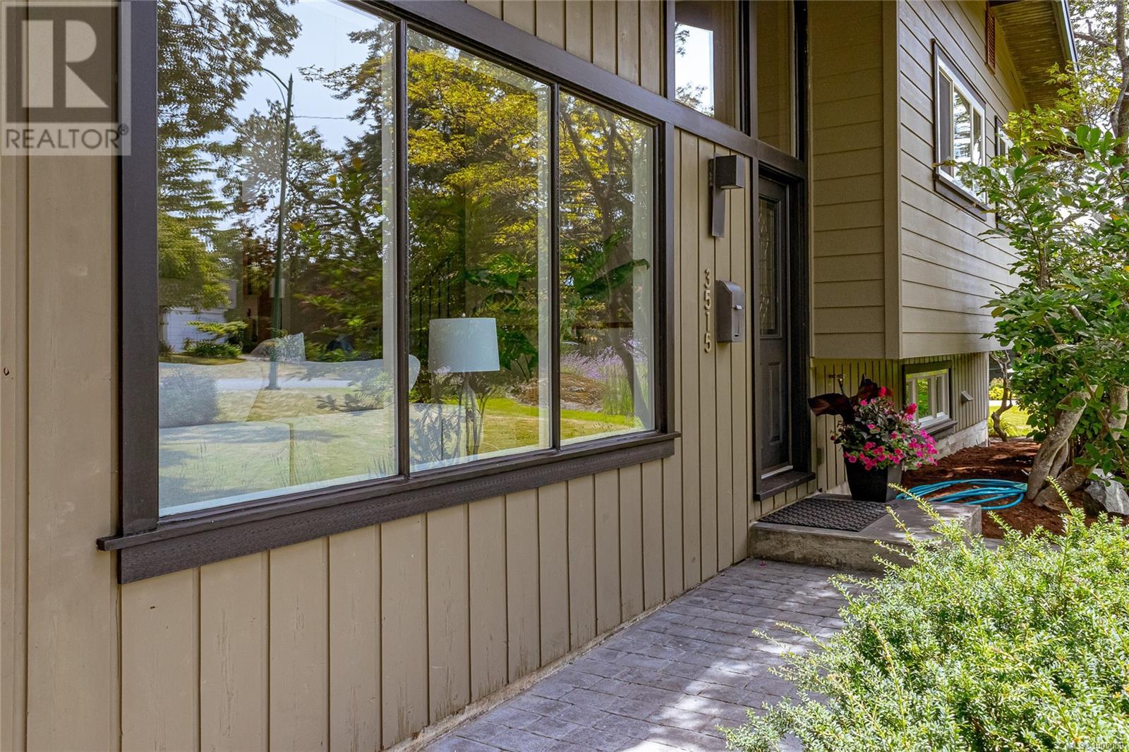 Photo 21 of 3515 Cardiff Pl, Oak Bay BC