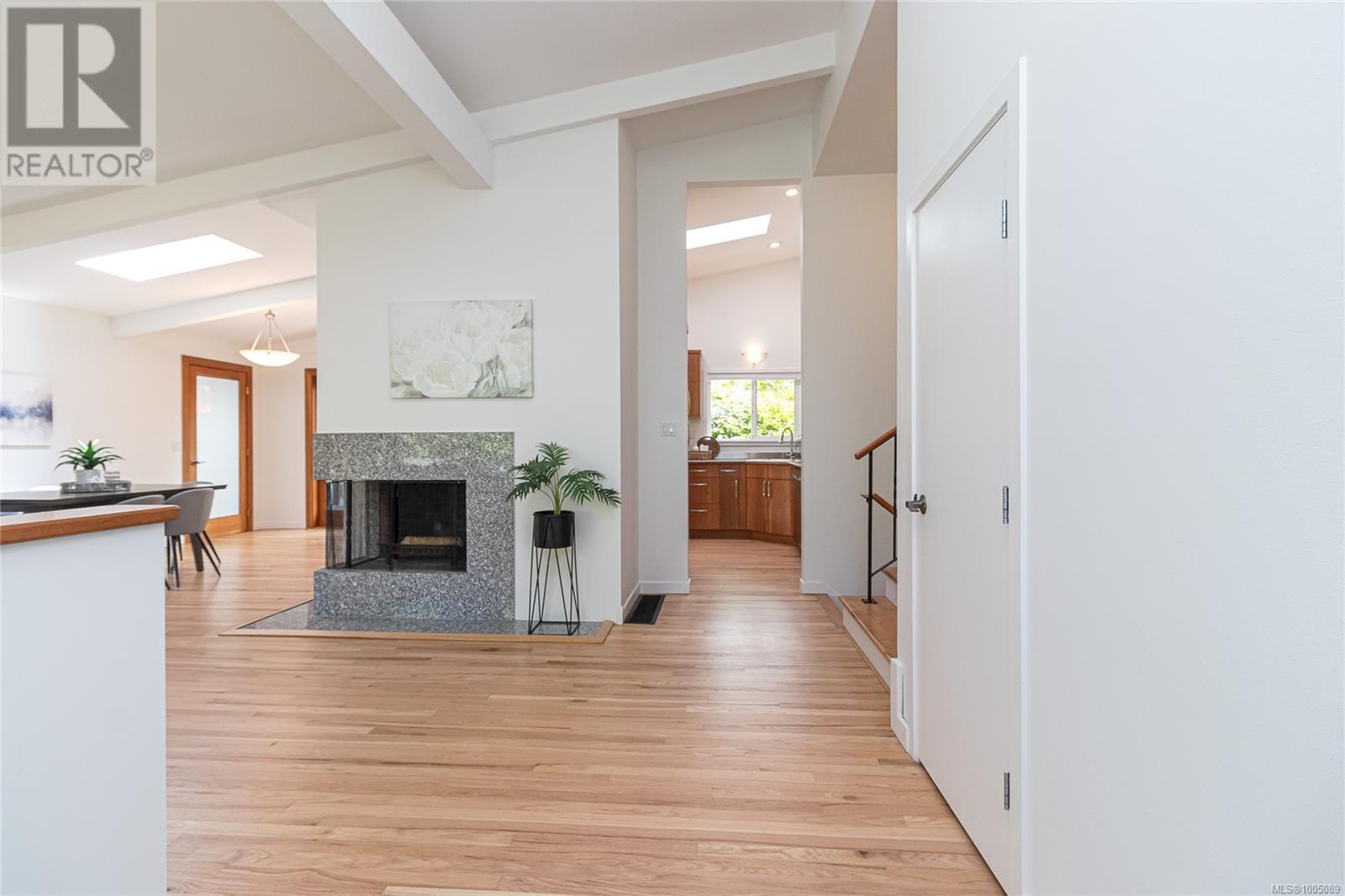 Photo 26 of 3515 Cardiff Pl, Oak Bay BC